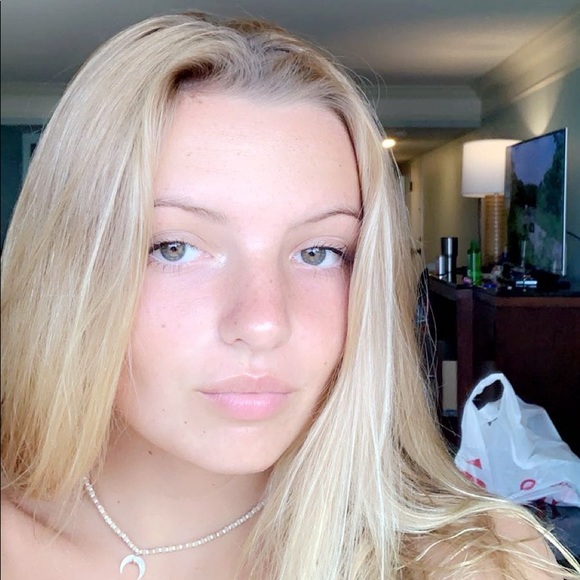 Meet your Posher, Riley - Picture 2 of 4